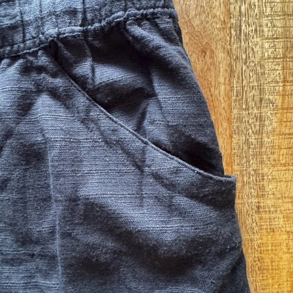 BDG urban outfitters black Charcoal Textured Frankie paper bag frayed hem shorts